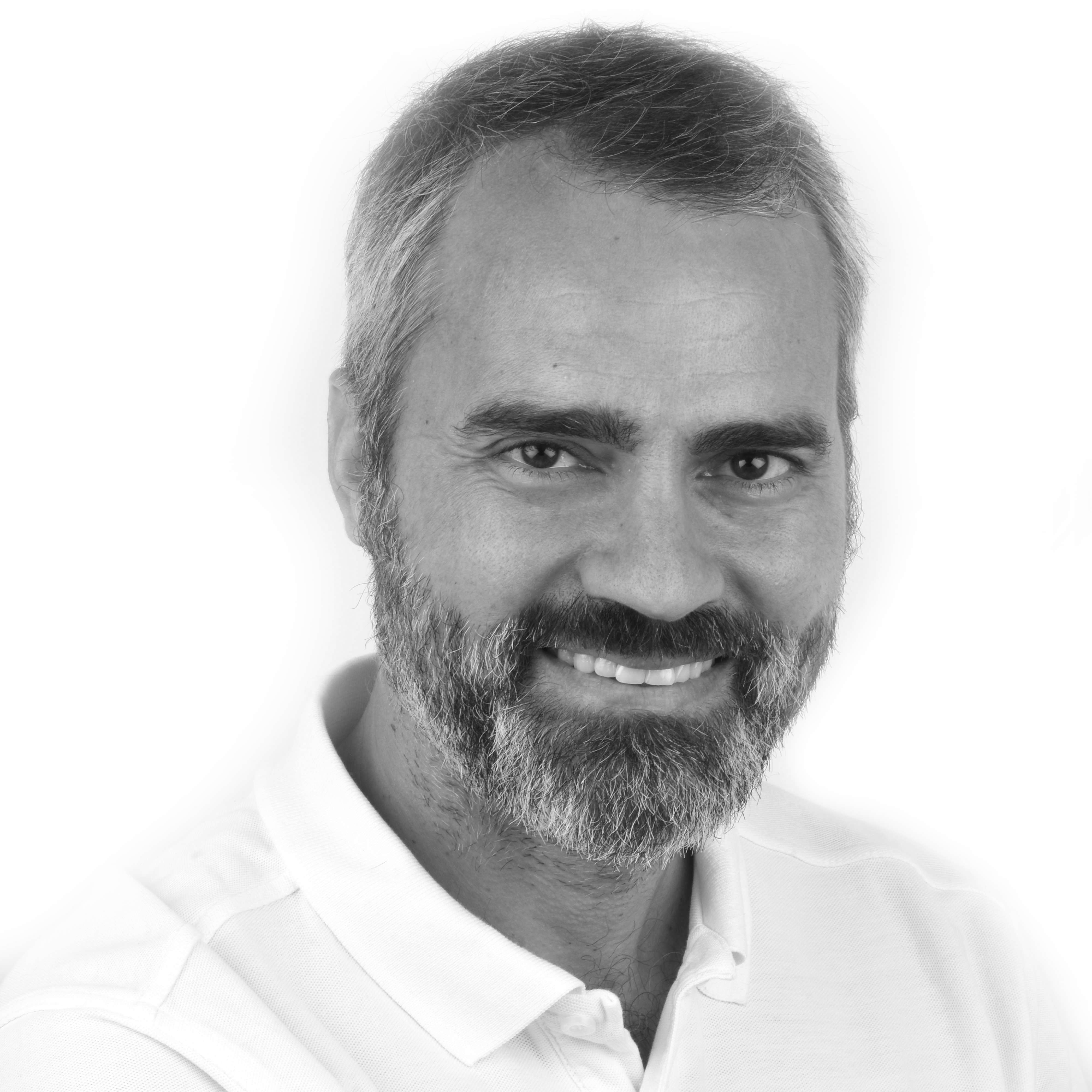 Dr. Óscar González